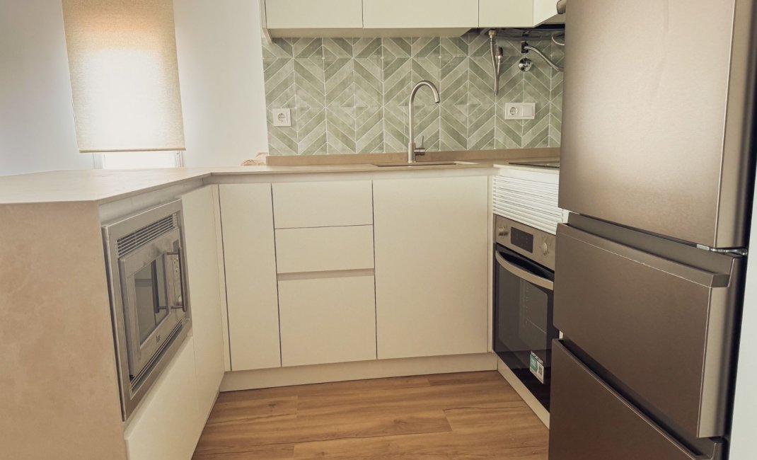 Alquiler corta estancia - Apartamento / piso -
Albir