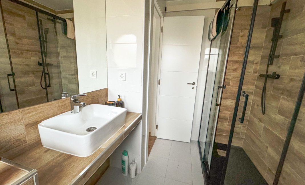 Alquiler corta estancia - Apartamento / piso -
Albir