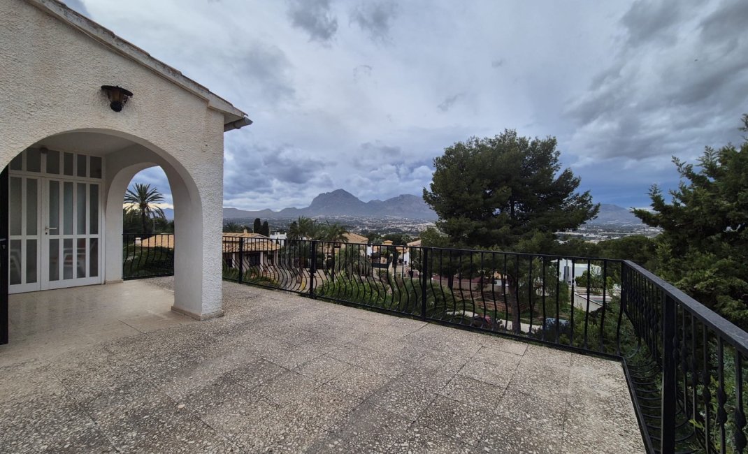 Reventa - Chalet / Villa  -
Albir
