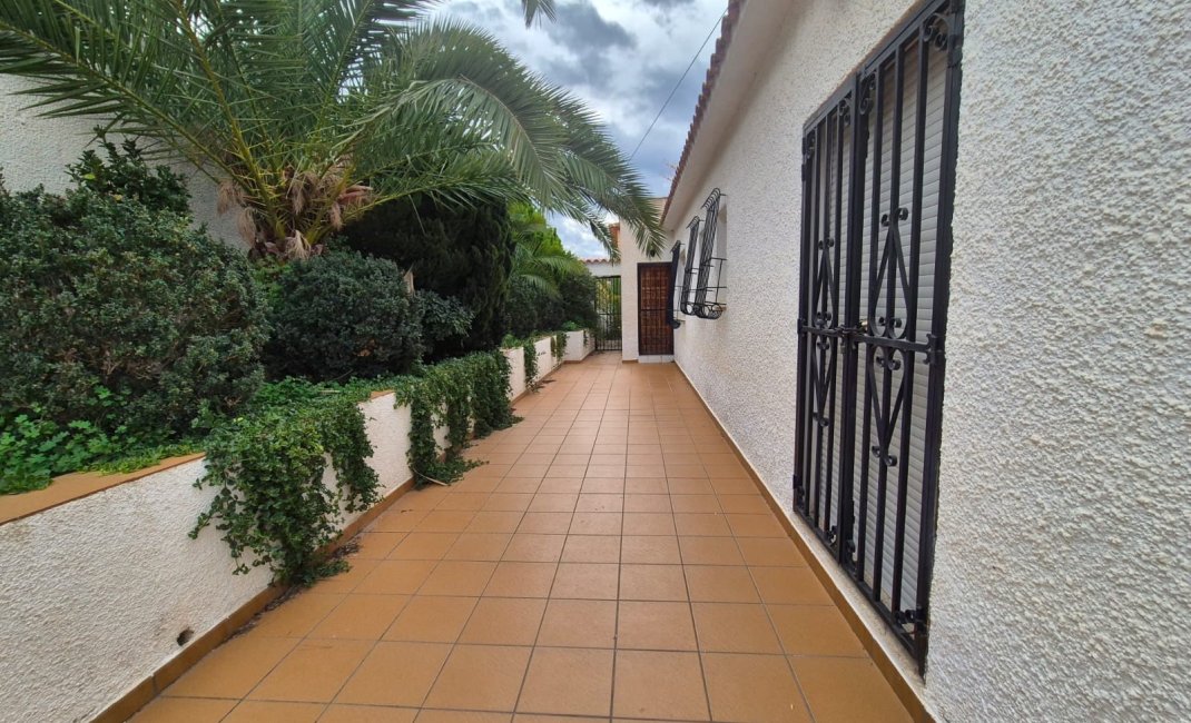 Reventa - Chalet / Villa  -
Albir