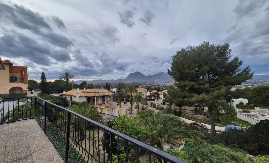 Reventa - Chalet / Villa  -
Albir