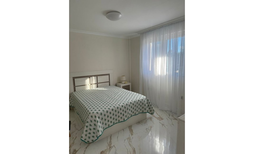 Resale - Villa -
Altea