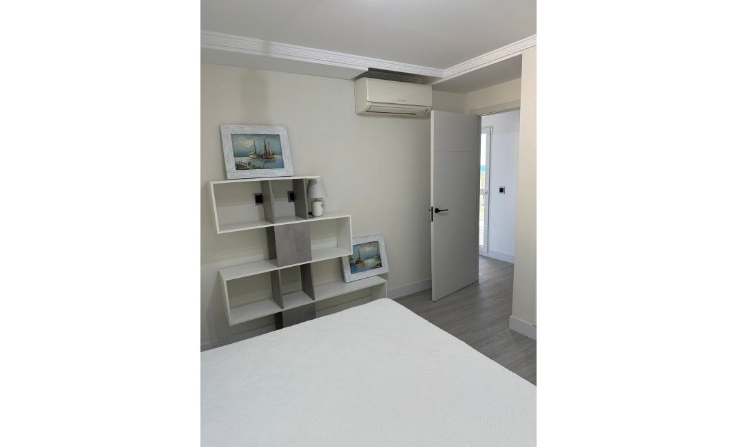 Resale - Villa -
Altea