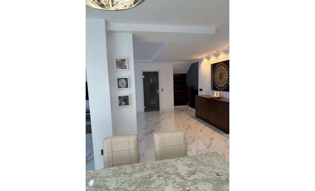 Resale - Villa -
Altea