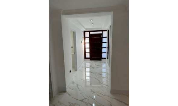 Resale - Villa -
Altea
