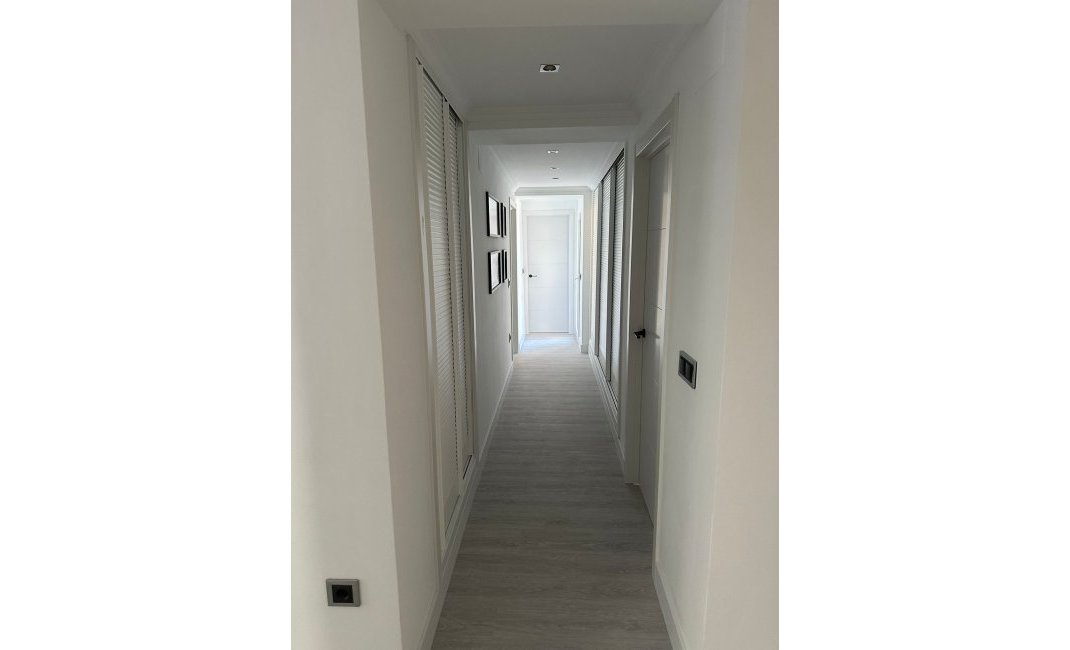 Resale - Villa -
Altea