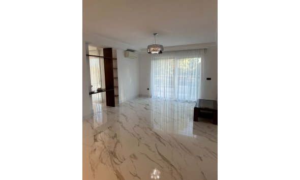 Resale - Villa -
Altea