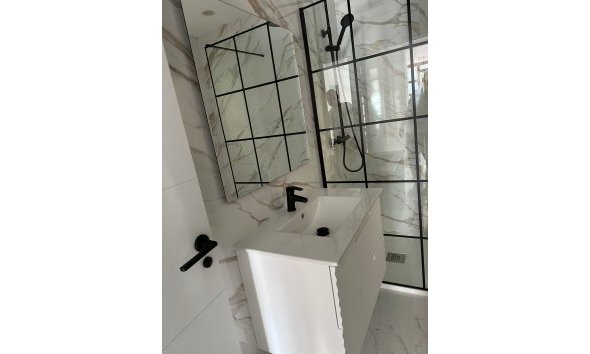 Resale - Villa -
Altea