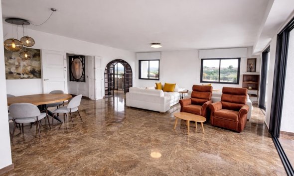 Reventa - Chalet / Villa  -
La Nucía