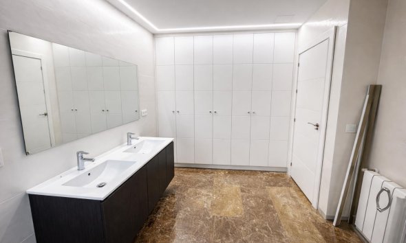 Reventa - Chalet / Villa  -
La Nucía