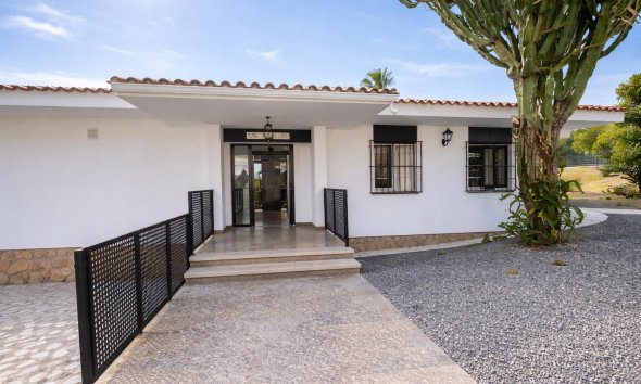 Reventa - Chalet / Villa  -
La Nucía