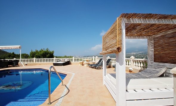 Revente -  Chalet / Villa -
Albir
