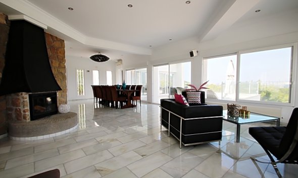 Revente -  Chalet / Villa -
Albir