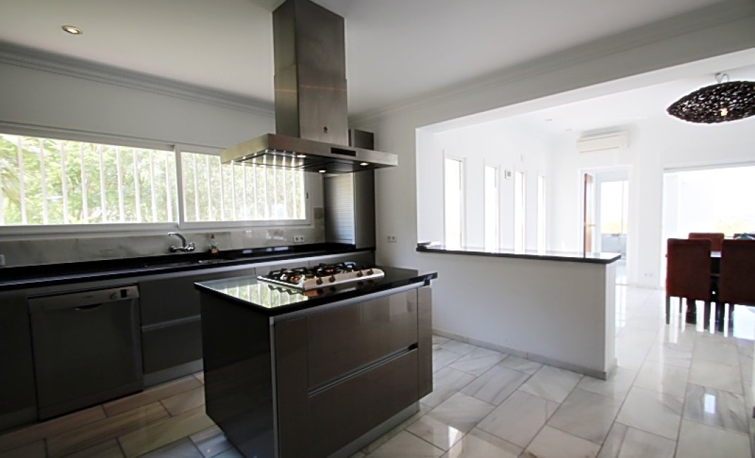 Revente -  Chalet / Villa -
Albir