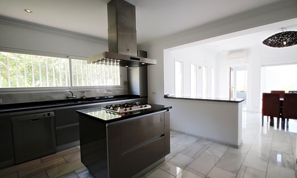 Revente -  Chalet / Villa -
Albir