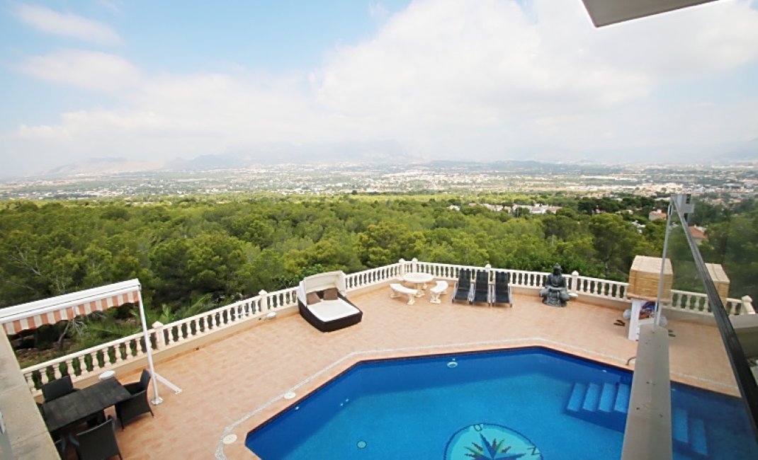 Revente -  Chalet / Villa -
Albir