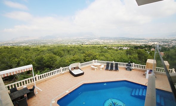 Revente -  Chalet / Villa -
Albir