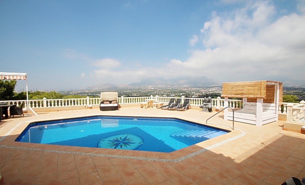 Revente -  Chalet / Villa -
Albir