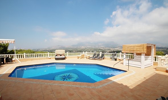 Revente -  Chalet / Villa -
Albir