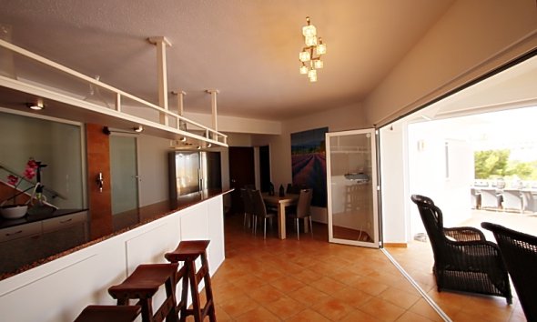 Revente -  Chalet / Villa -
Albir