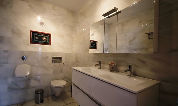 Revente -  Chalet / Villa -
Albir