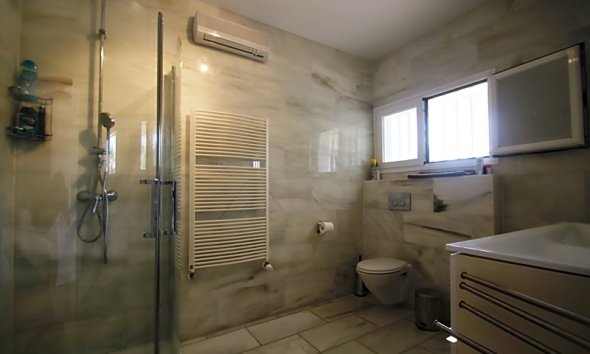 Revente -  Chalet / Villa -
Albir