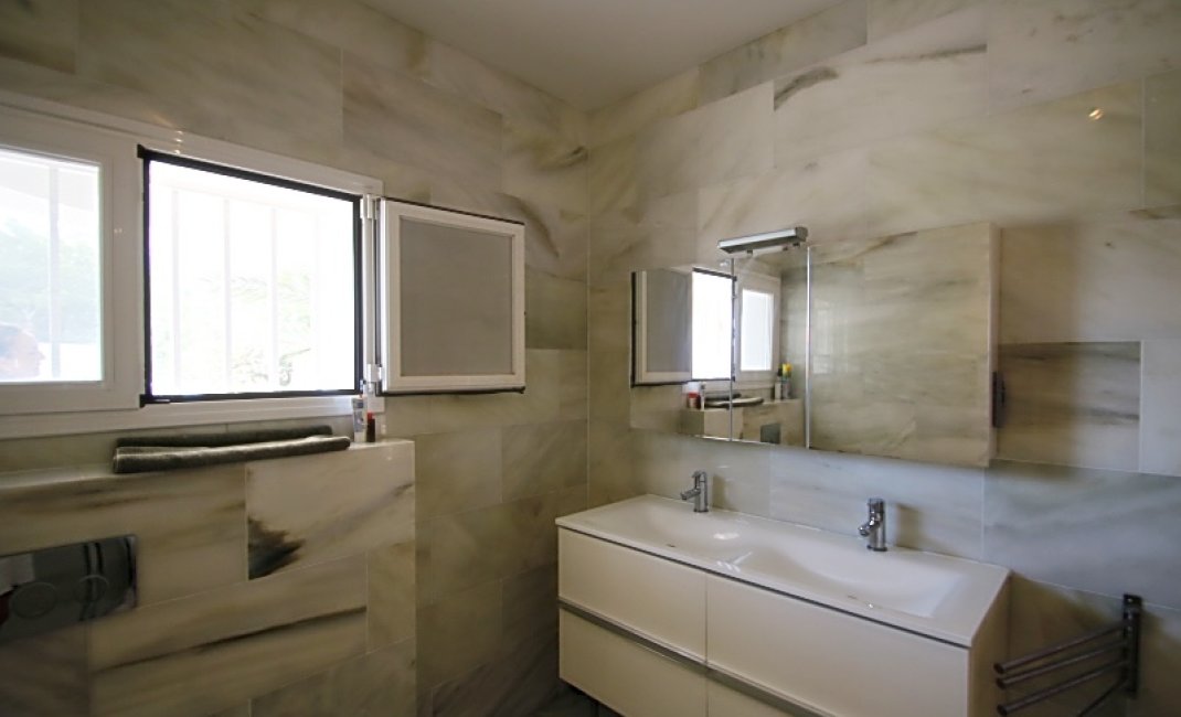 Revente -  Chalet / Villa -
Albir