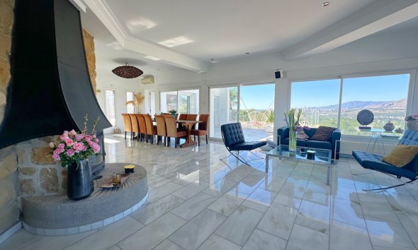 Revente -  Chalet / Villa -
Albir