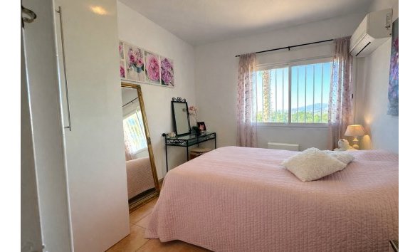 Revente -  Chalet / Villa -
Albir