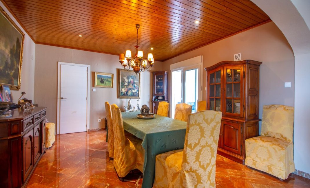 Reventa - Villa -
La Nucía