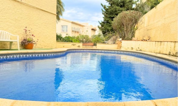 Reventa - Apartamento / piso -
Albir