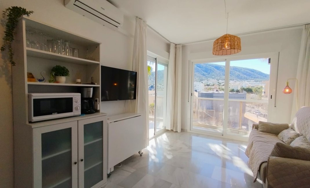  Alquiler larga estancia - Apartamento / piso -
Albir