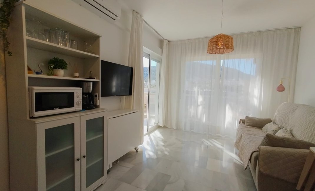  Alquiler larga estancia - Apartamento / piso -
Albir