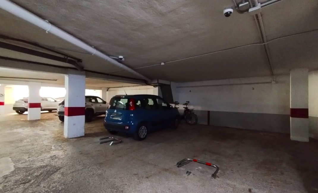  Alquiler larga estancia - Apartamento / piso -
Albir