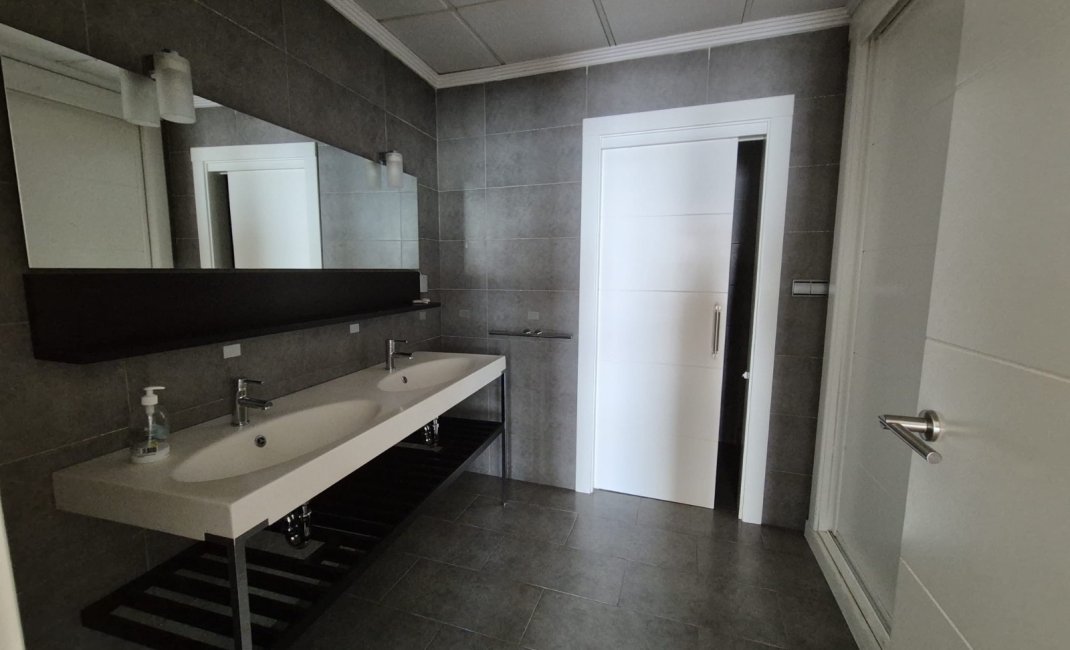 Long Term Rental - Commercial -
Albir