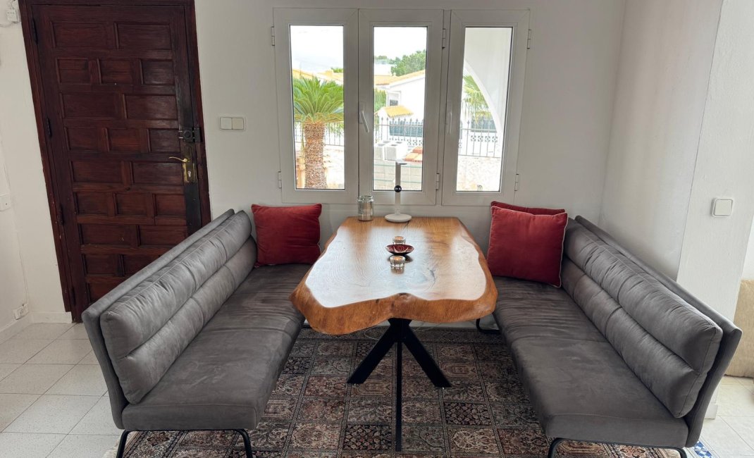 Resale - Townhouse -
Albir