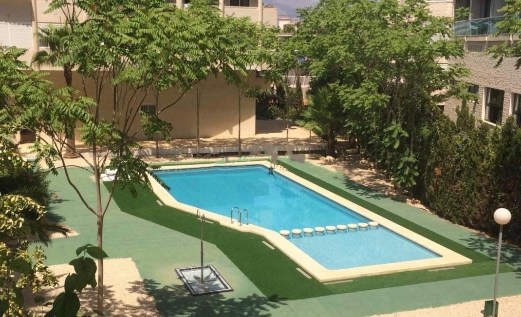  Alquiler larga estancia - Apartamento / piso -
Albir