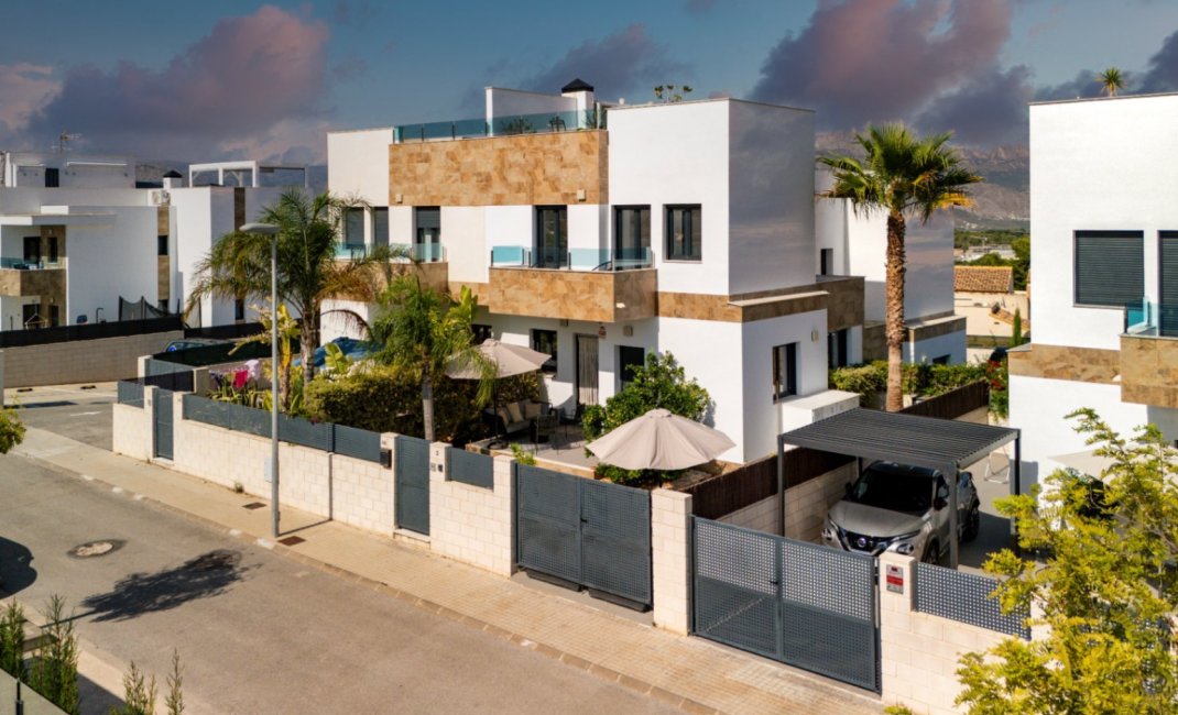 Resale - Bungalow -
Polop - La Alberca