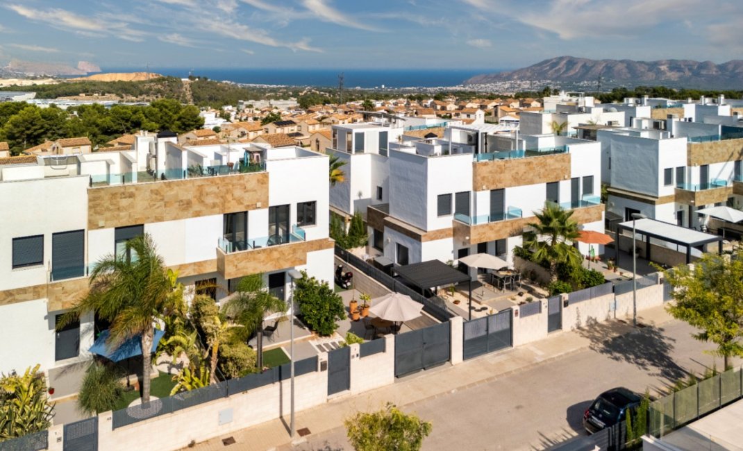 Resale - Bungalow -
Polop - La Alberca