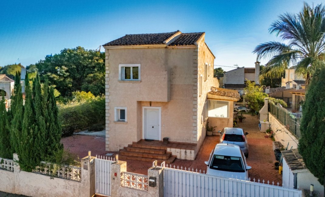 Herverkoop - Villa -
La Nucía