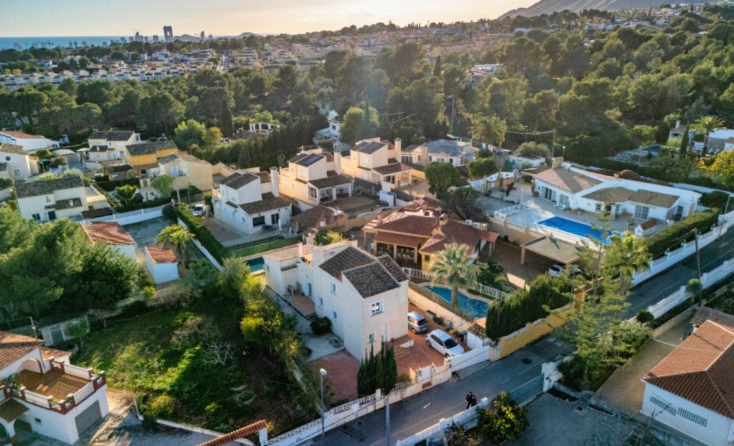 Herverkoop - Villa -
La Nucía