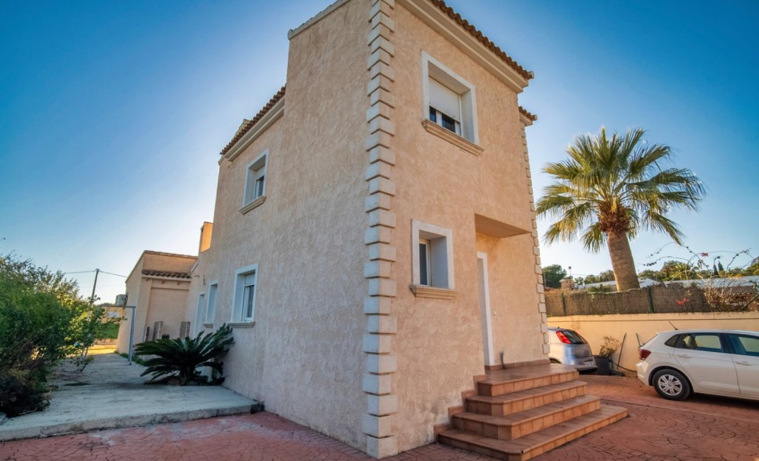 Herverkoop - Villa -
La Nucía