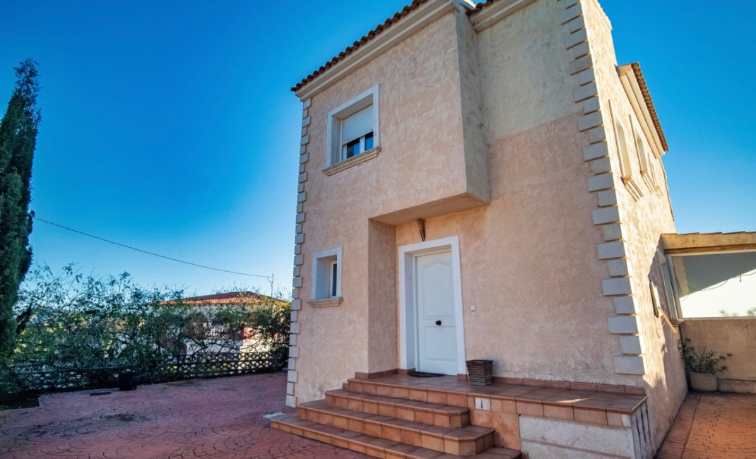 Herverkoop - Villa -
La Nucía