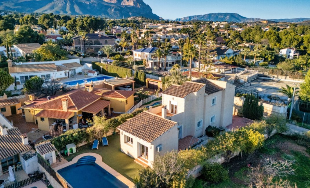 Herverkoop - Villa -
La Nucía