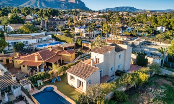 Herverkoop - Villa -
La Nucía