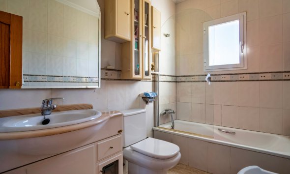 Herverkoop - Villa -
La Nucía