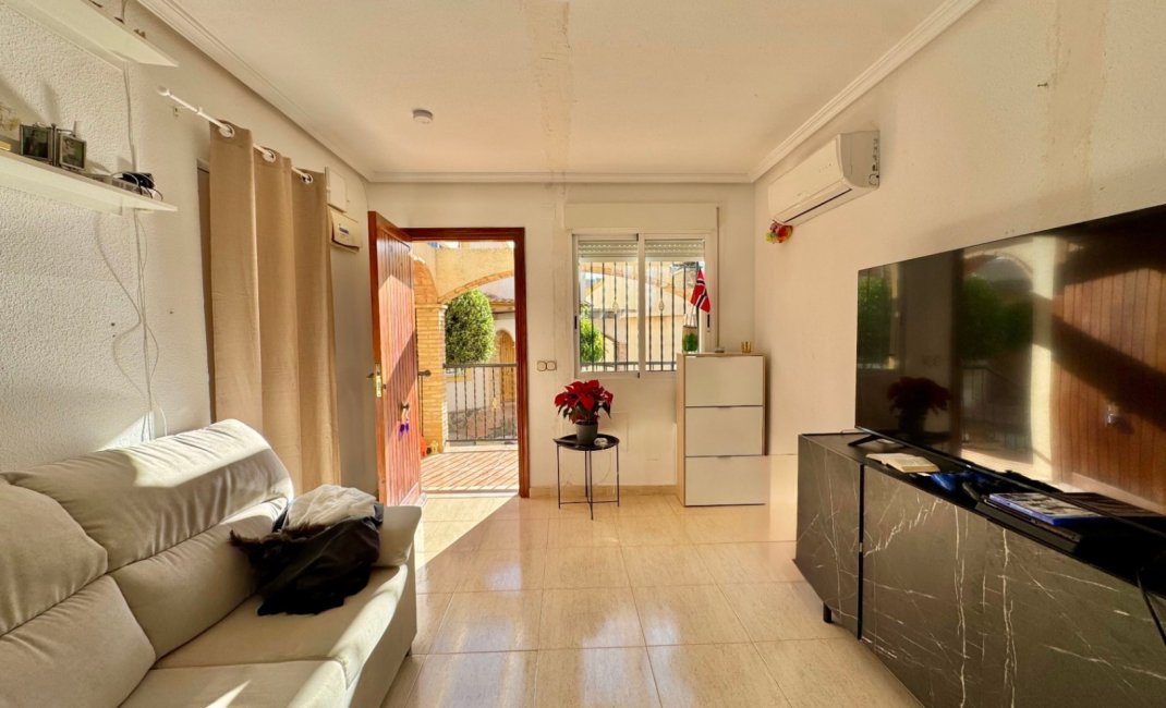 Resale - Bungalow -
Polop - La Alberca