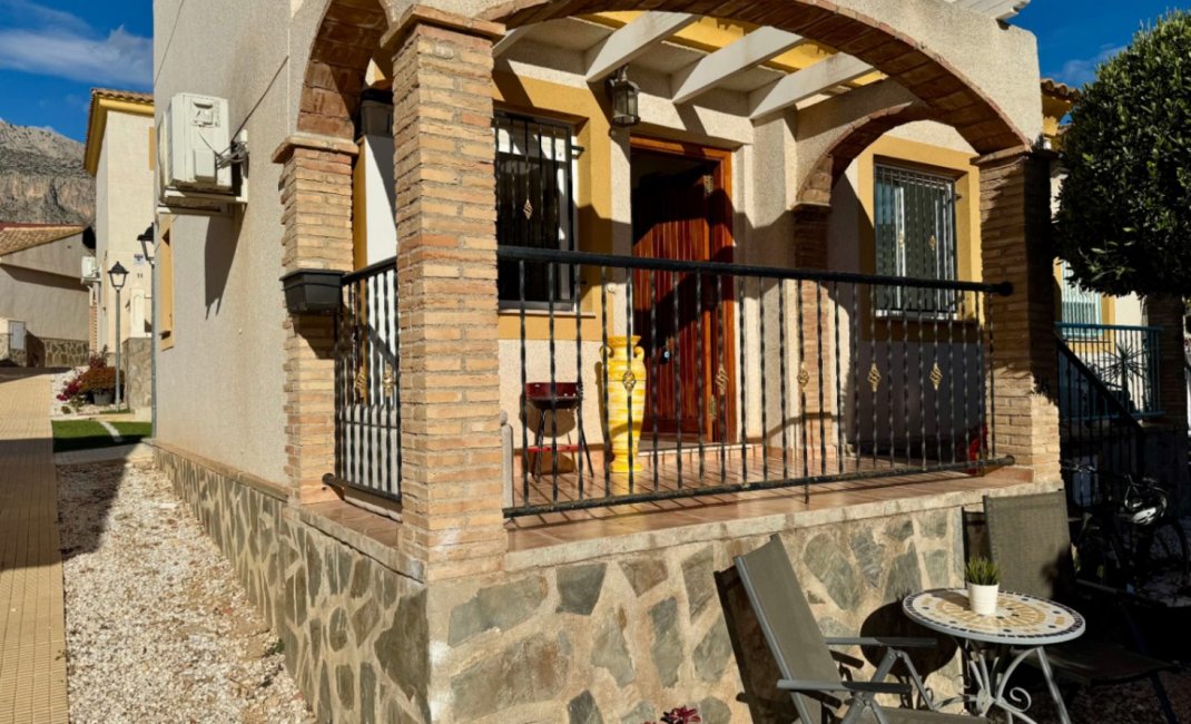 Resale - Bungalow -
Polop - La Alberca