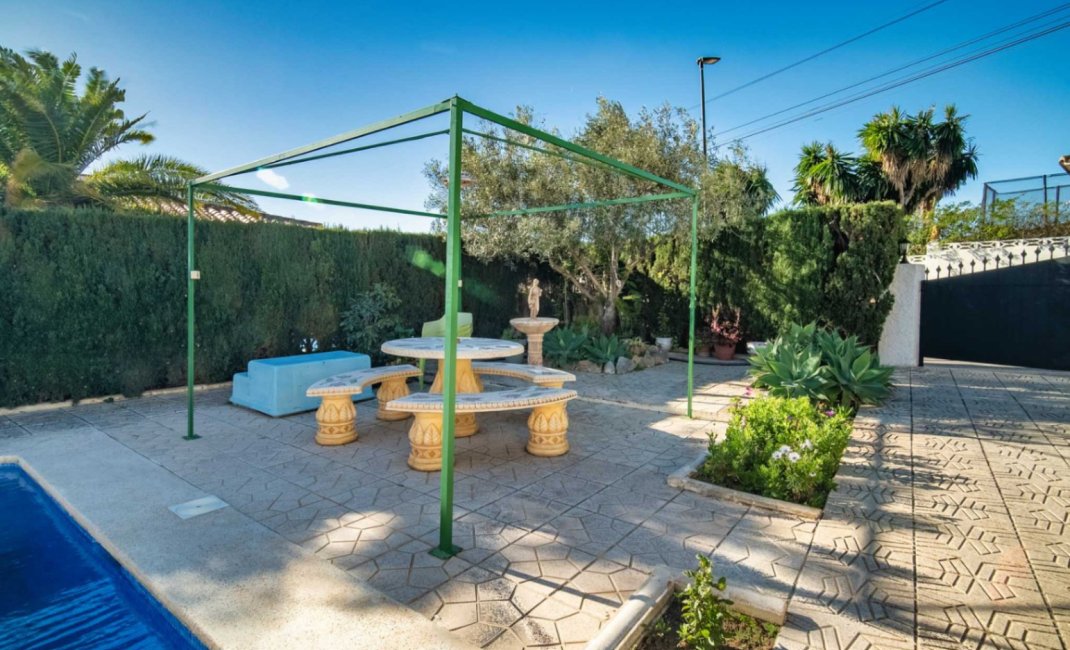 Resale - Villa -
Alfaz del Pi - Arabi