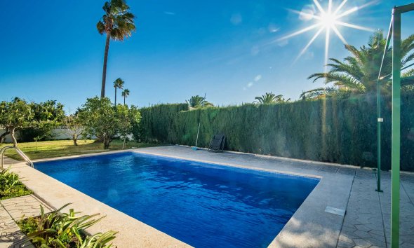 Resale - Villa -
Alfaz del Pi - Arabi